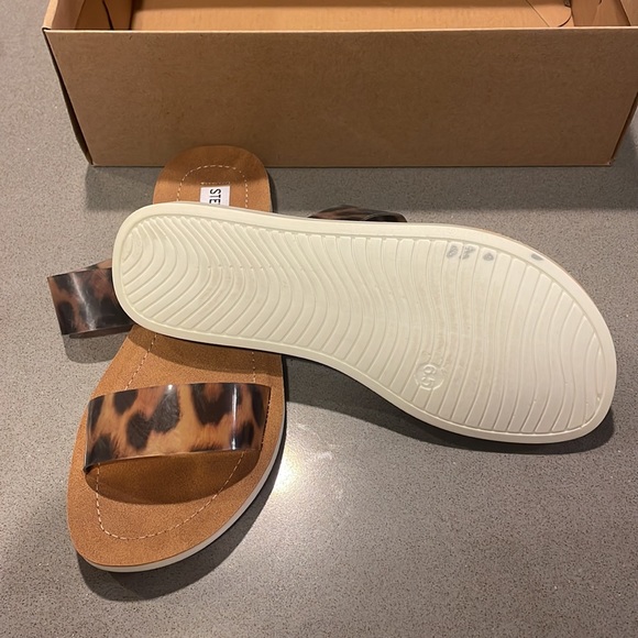 NWT Steve Madden Leopard Jelly Sandals size 6.5 - Picture 2 of 3